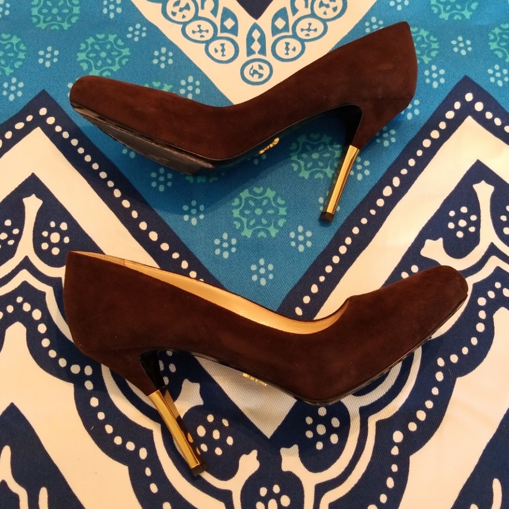 Like new Prada pumps